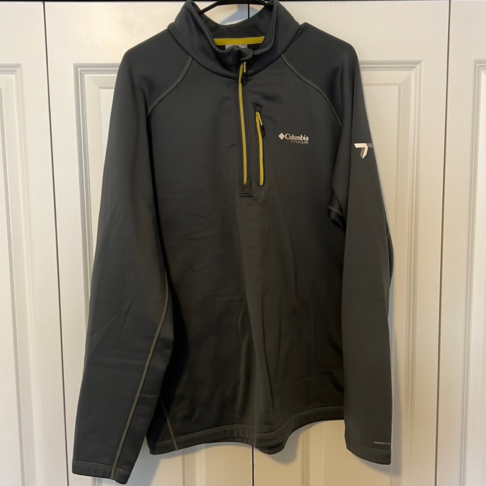 Columbia Titanium Gray Fleece 1/4 Zip Jacket (XL).